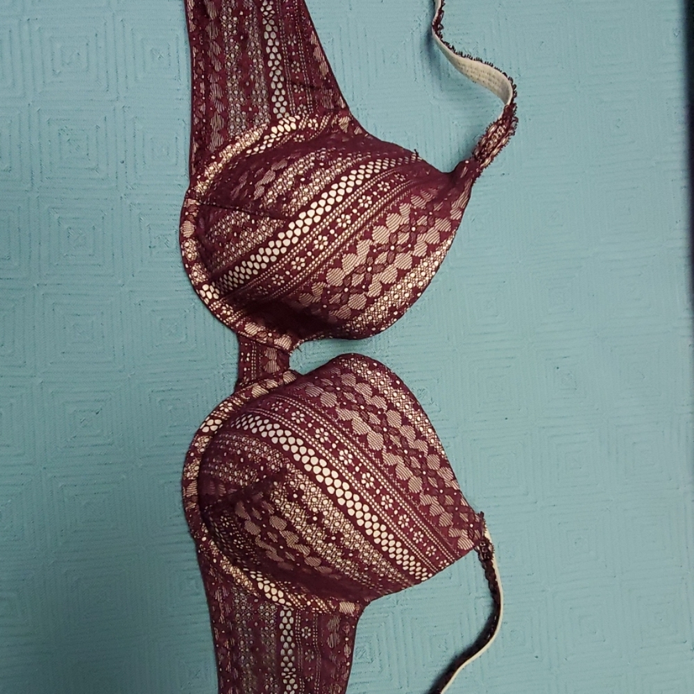 Victoria's Secret lined perfect coverage bra